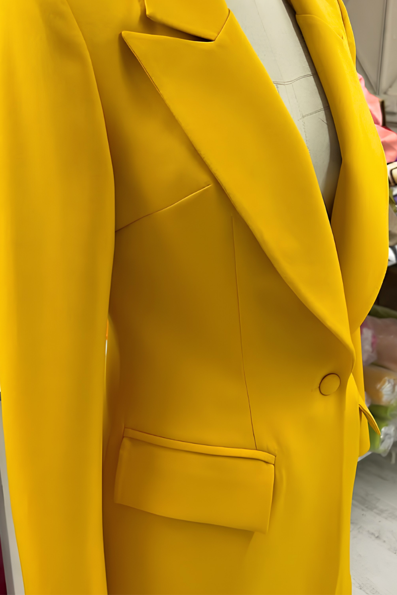 TAILORED SUIT SAMPLE